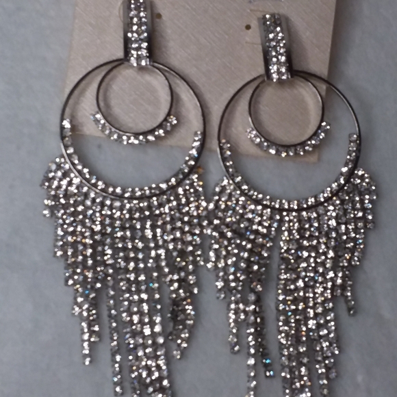 Hoop Dangle Pierce Earrings Clear Rhinestones Silver Tone Daisy Fuentes Luxe - Picture 6 of 6